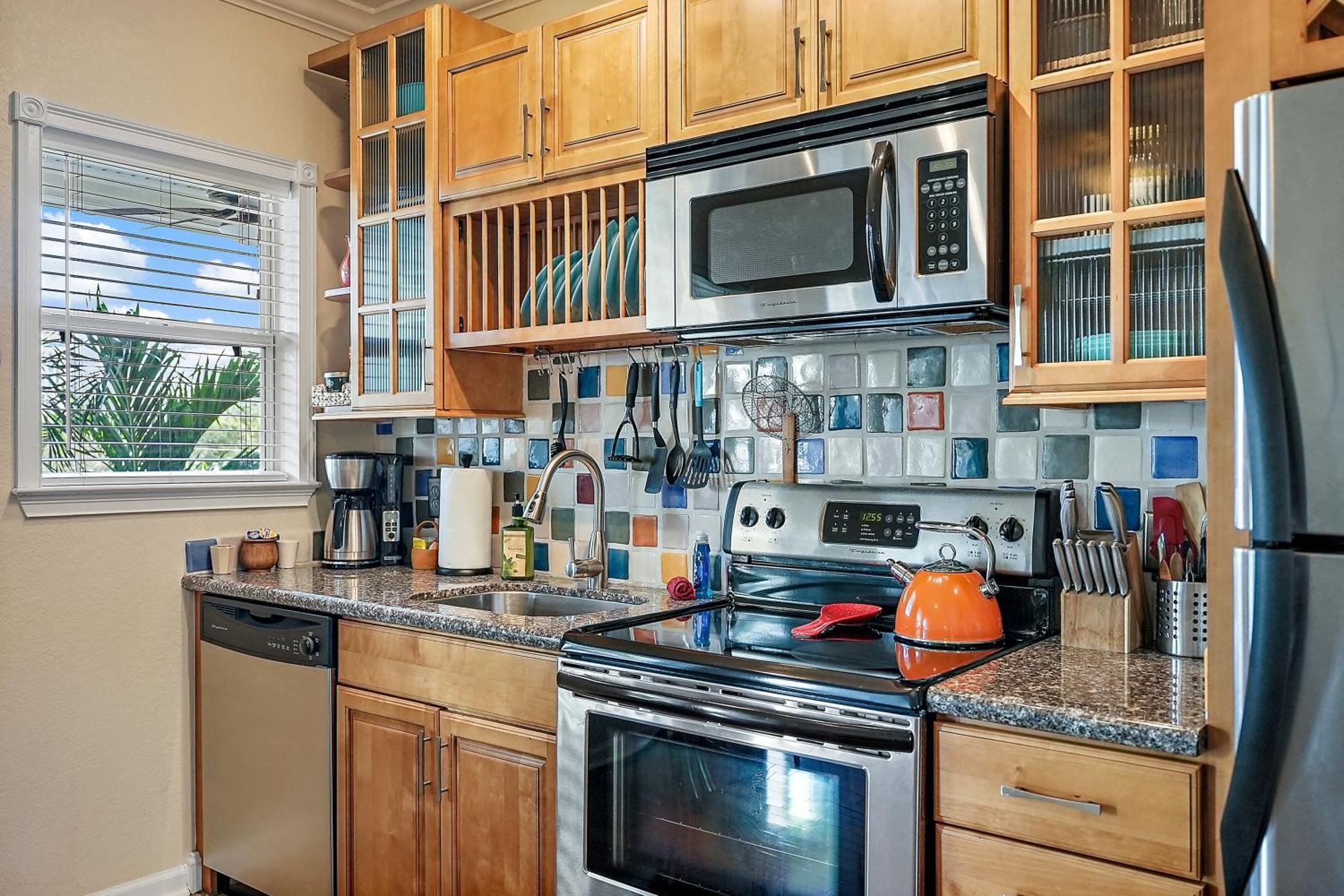 Wine-Dine-Sunshine Cozy Flat In The Heart Of Dtsp St. Petersburg Exterior foto