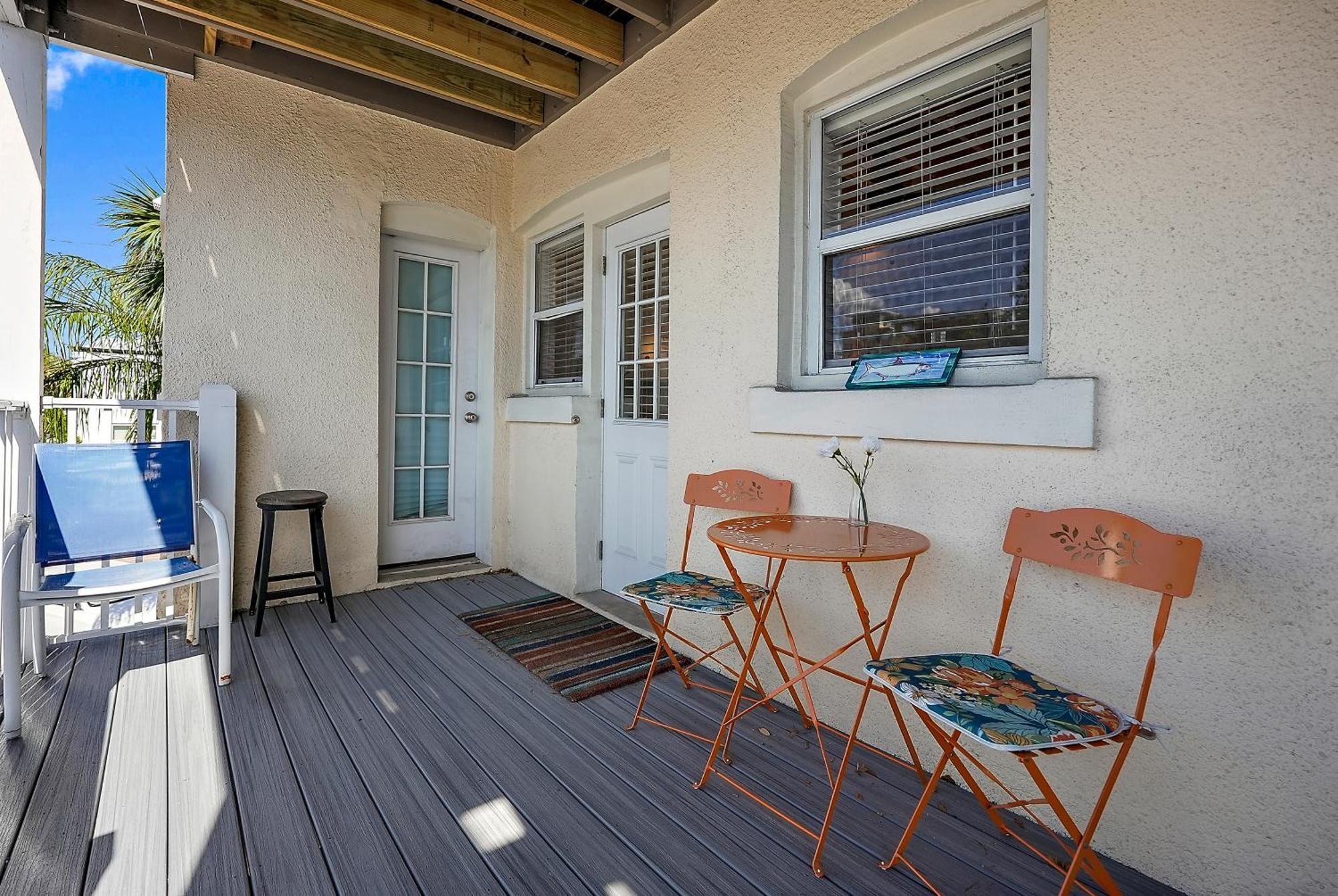 Wine-Dine-Sunshine Cozy Flat In The Heart Of Dtsp St. Petersburg Exterior foto