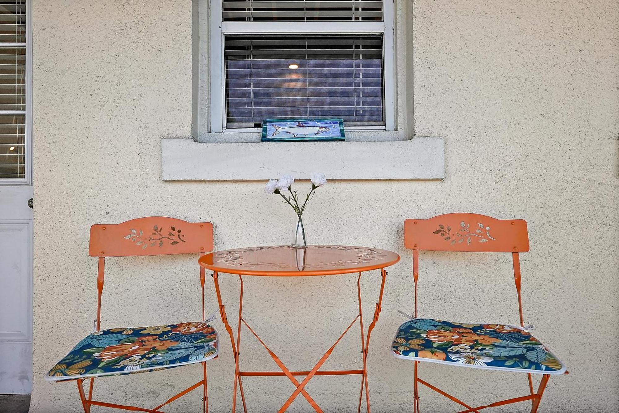 Wine-Dine-Sunshine Cozy Flat In The Heart Of Dtsp St. Petersburg Exterior foto